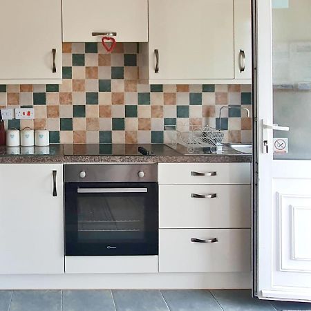 Dart Haven - Cheerful Holiday Bungalow In Galmpton Bagian luar foto