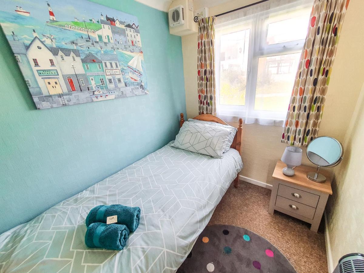 Dart Haven - Cheerful Holiday Bungalow In Galmpton Bagian luar foto
