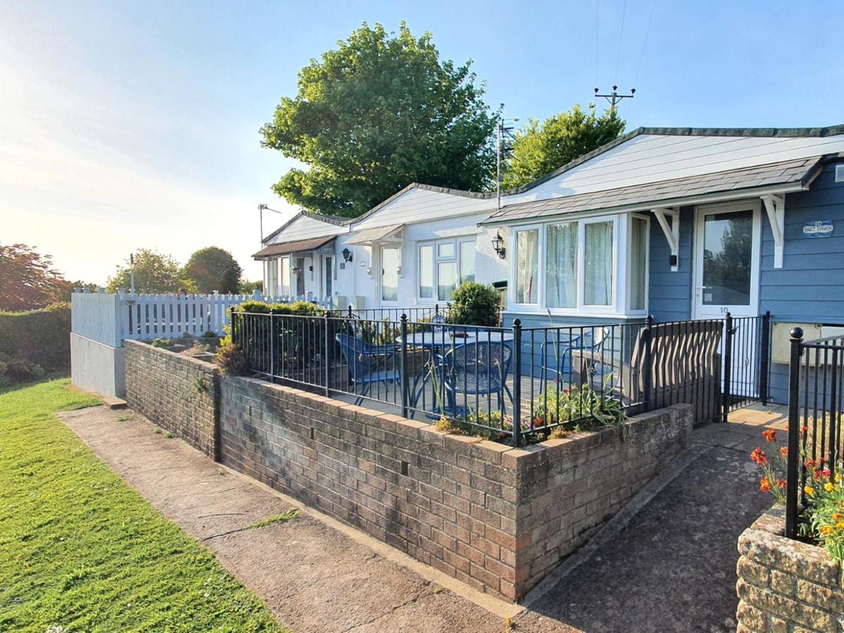 Dart Haven - Cheerful Holiday Bungalow In Galmpton Bagian luar foto